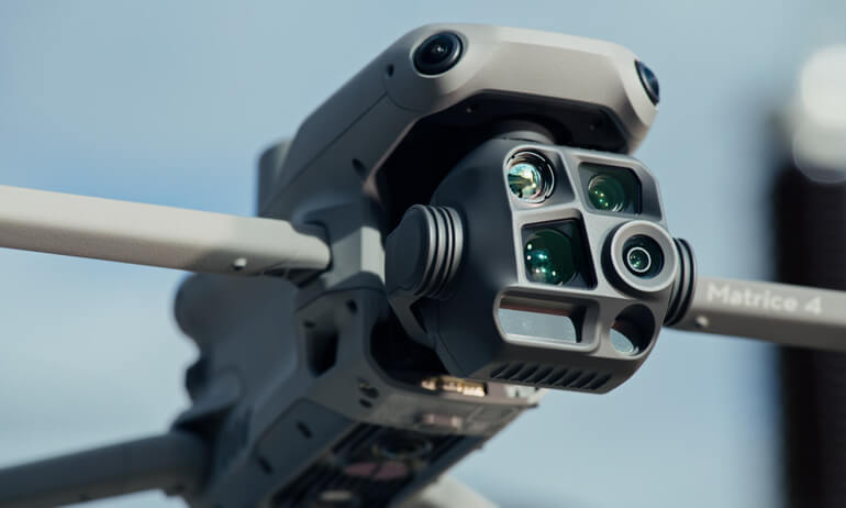 Detalhe da câmera com obturador mecânico do Matrice 4E